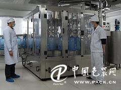質(zhì)量的礦泉水灌裝設(shè)備，山東質(zhì)量硬的礦泉水灌裝設(shè)備